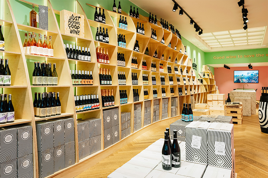 Wijnwinkel krijgt finishing touch met milieuvriendelijke lak